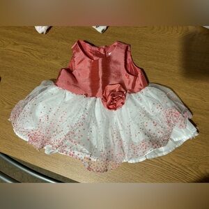 Size newborn pink and white dress